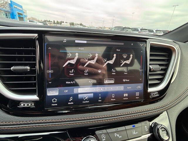 2026 Chrysler Pacifica Pinnacle