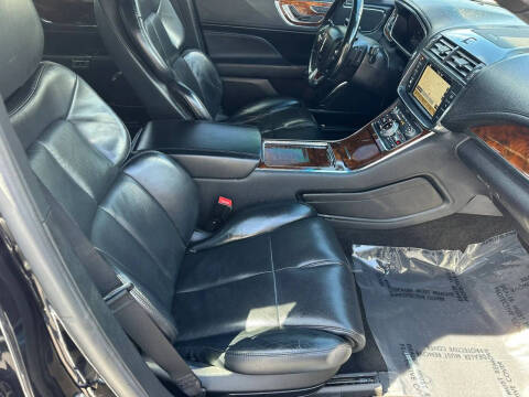 2019 Lincoln Continental Select