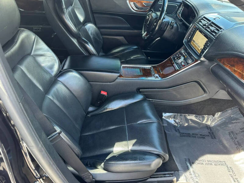 2019 Lincoln Continental Select
