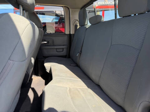 2016 RAM 1500 SLT