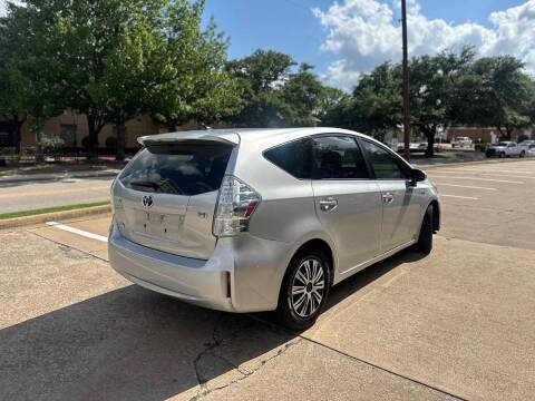 2013 Toyota Prius v Three
