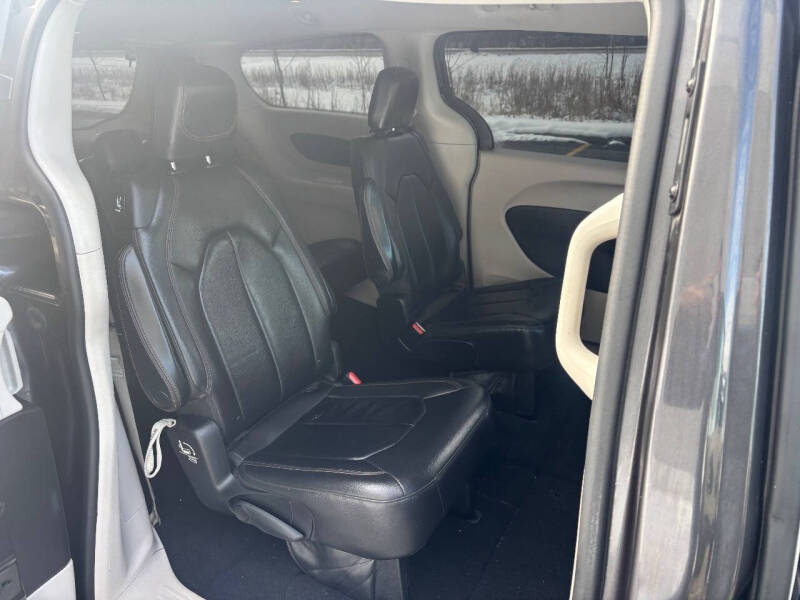 2017 Chrysler Pacifica Touring Plus