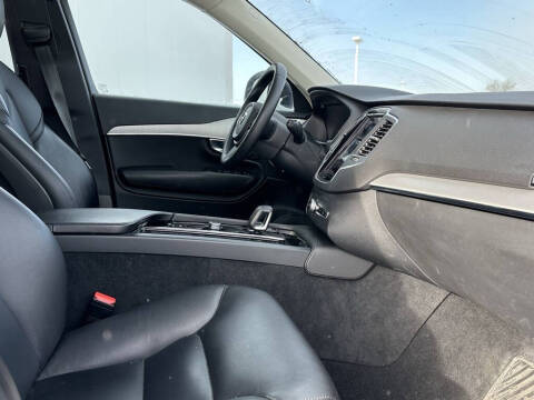 2023 Volvo XC90 B5 Core