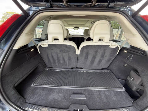 2022 Volvo XC90 T6 Inscription 7-Passenger