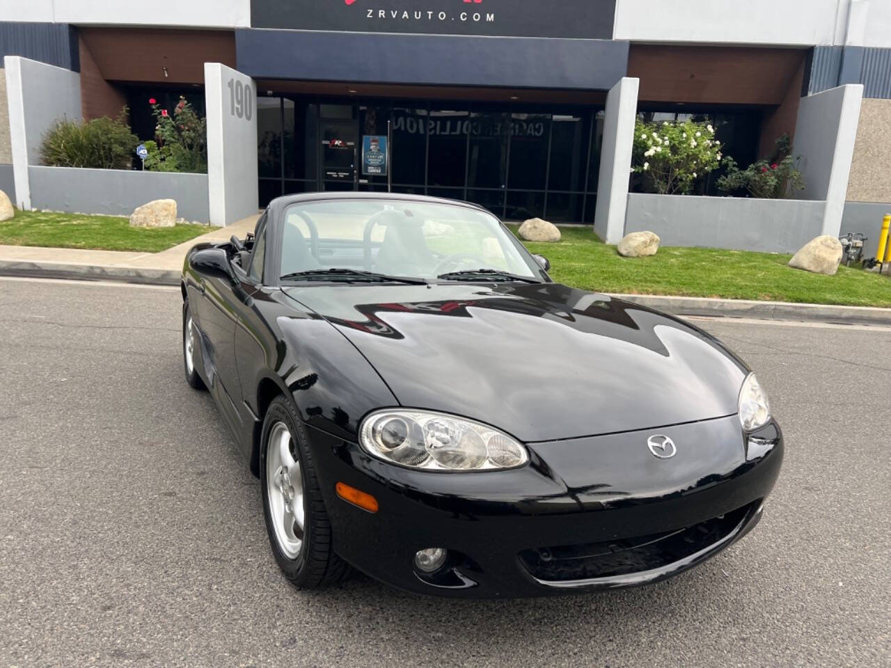 2001 Mazda MX-5 Miata for sale at ZRV AUTO INC in Brea, CA