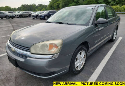 2005 Chevrolet Malibu for sale at DISTINCT AUTO GROUP LLC in Kent OH