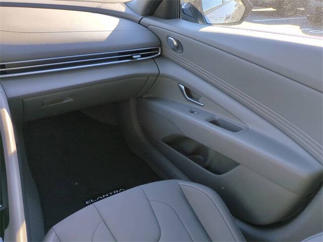 2025 Hyundai Elantra Hybrid SEL Sport