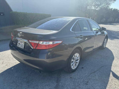 2016 Toyota Camry LE