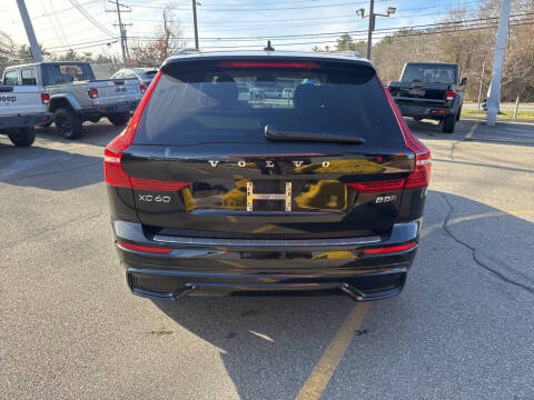 2024 Volvo XC60 B5 Plus Dark Theme