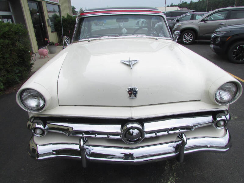 1954 Ford Skyliner