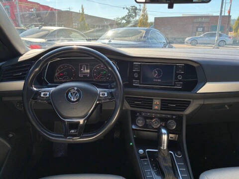 2019 Volkswagen Jetta R-Line