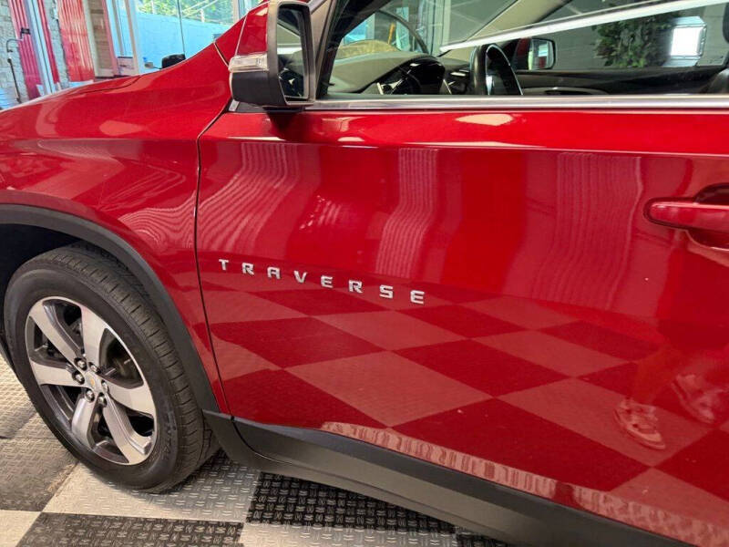 2021 Chevrolet Traverse LT Leather