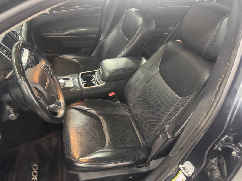 2017 Chrysler 300 C