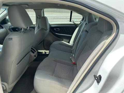 2011 Ford Taurus SEL