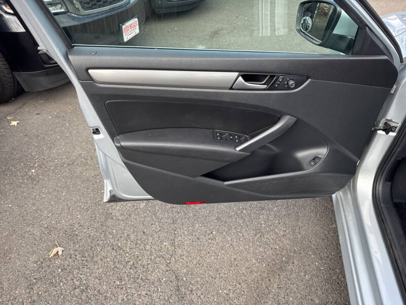 2015 Volkswagen Passat 1.8T Limited Edition