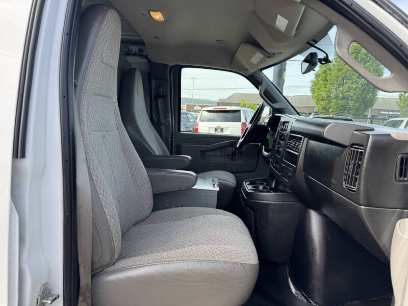 2017 Chevrolet Express 2500