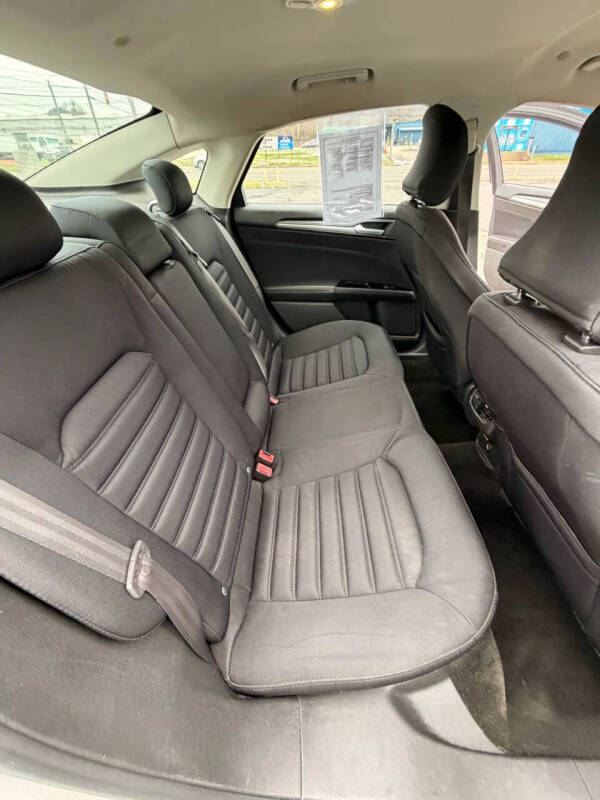 2016 Ford Fusion Hybrid SE