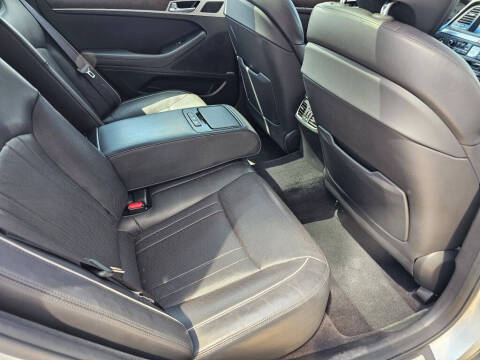 2017 Genesis G80