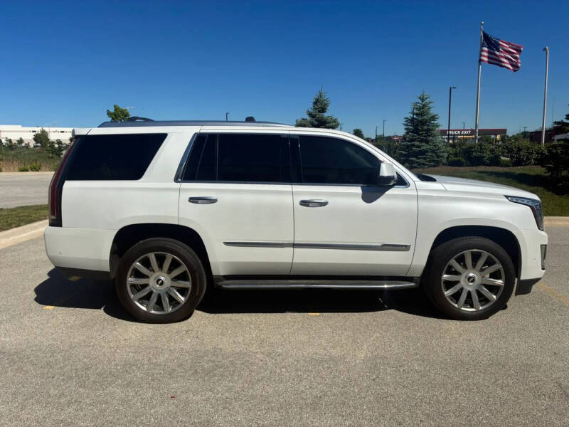 2017 Cadillac Escalade Standard