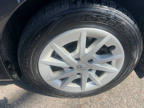 2013 Toyota Prius v Three