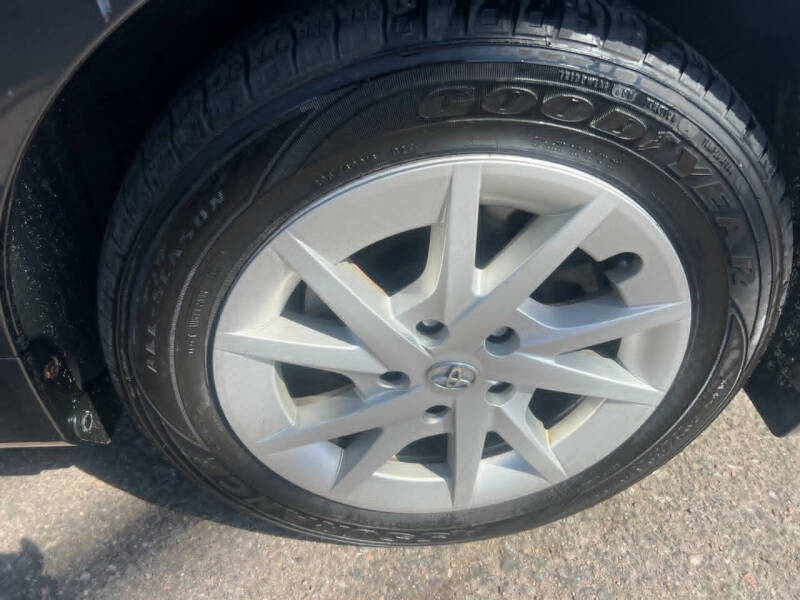 2013 Toyota Prius v Three