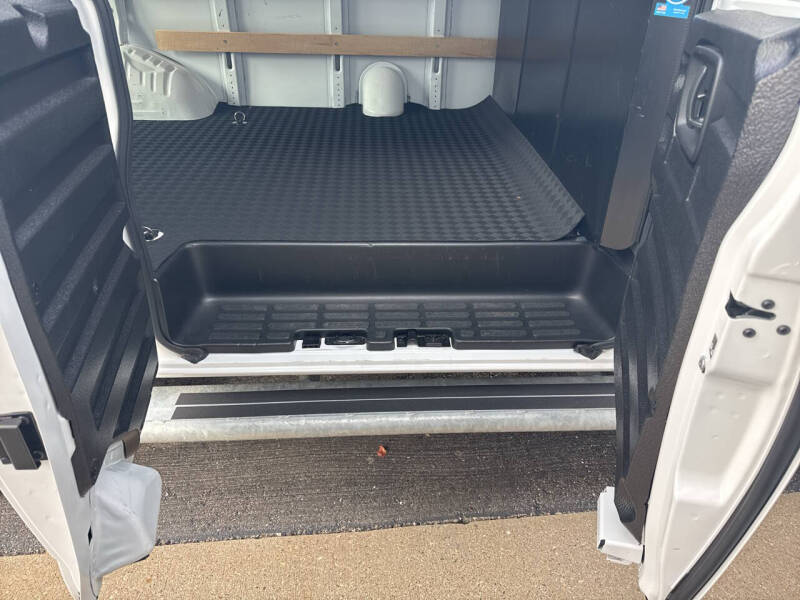 2024 GMC Savana 2500