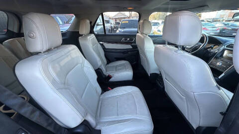 2017 Ford Explorer Platinum