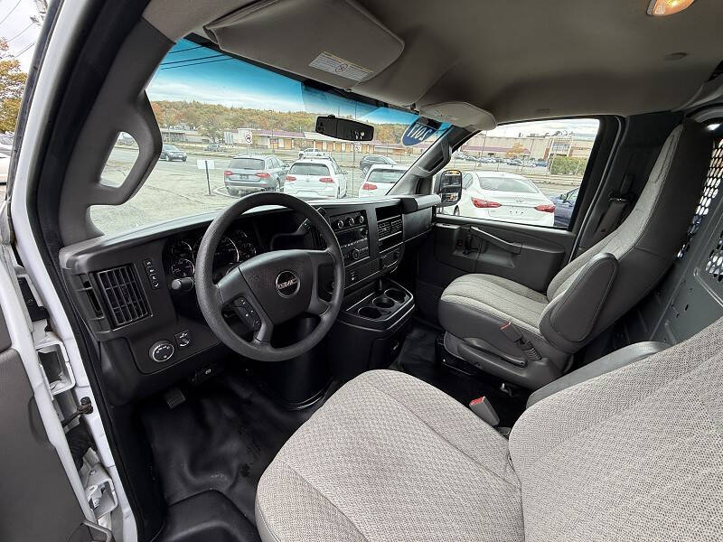 2017 GMC Savana 2500