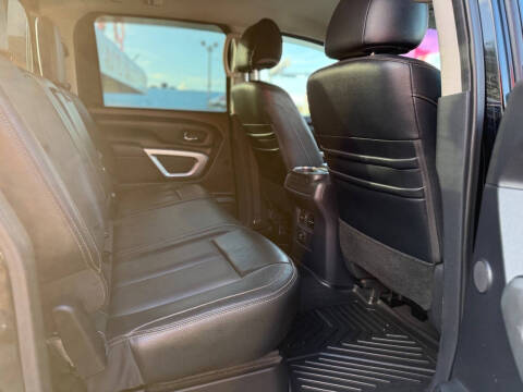 2017 Nissan Titan SL