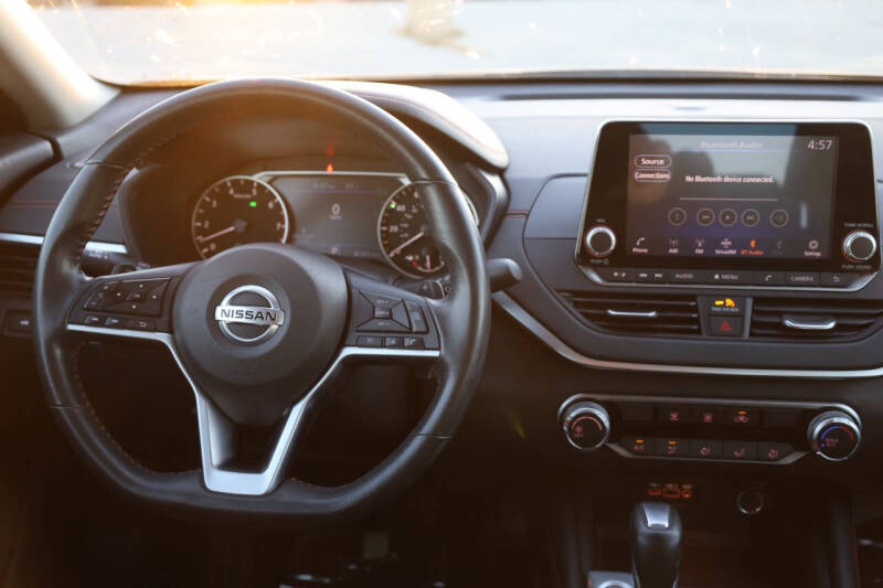 2022 Nissan Altima 2.5 SR