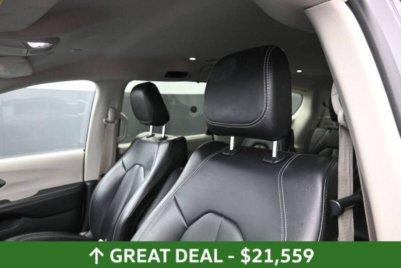 2023 Chrysler Pacifica Touring L