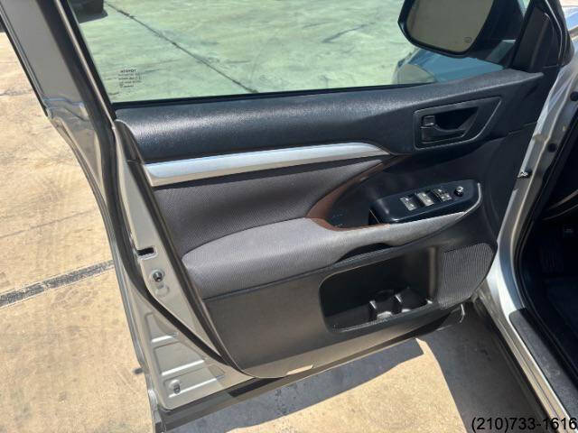 2017 Toyota Highlander LE