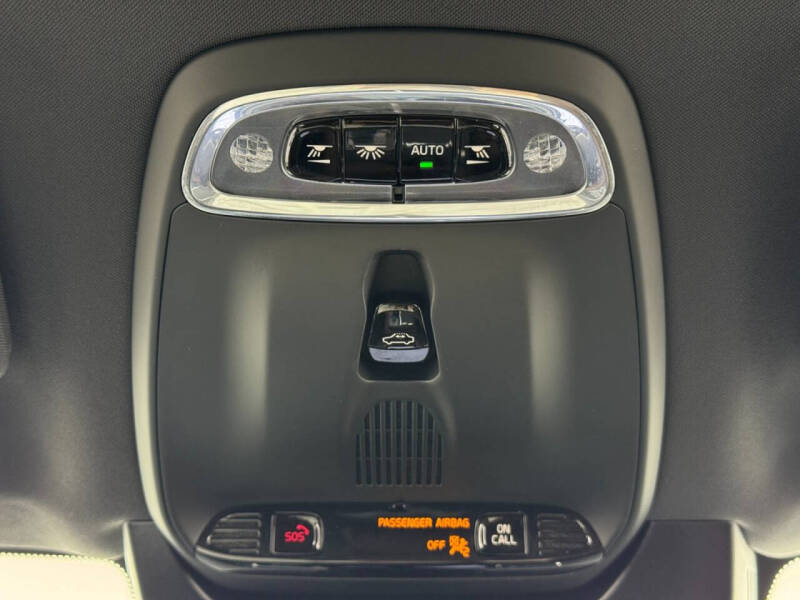 2022 Volvo XC90 Recharge T8 Inscription 7P