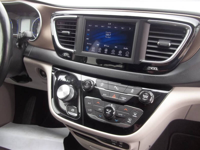 2019 Chrysler Pacifica Touring L