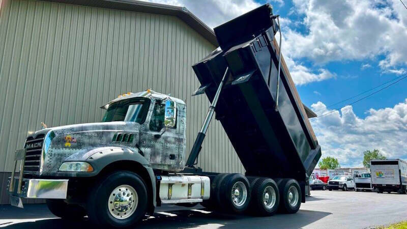 2018 Mack Granite