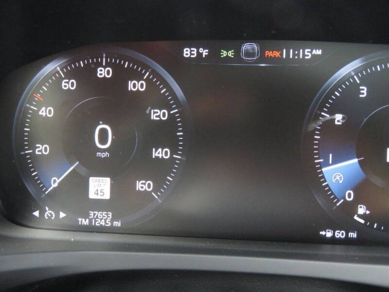 2022 Volvo S60 B5 Momentum