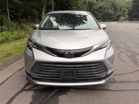 2021 Toyota Sienna LE 8-Passenger