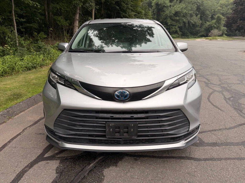 2021 Toyota Sienna LE 8-Passenger