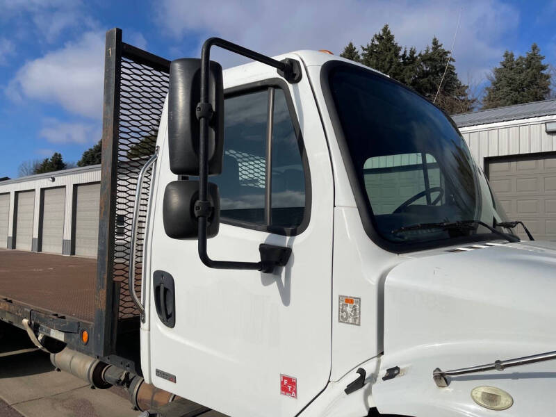 2012 Freightliner Business class M2