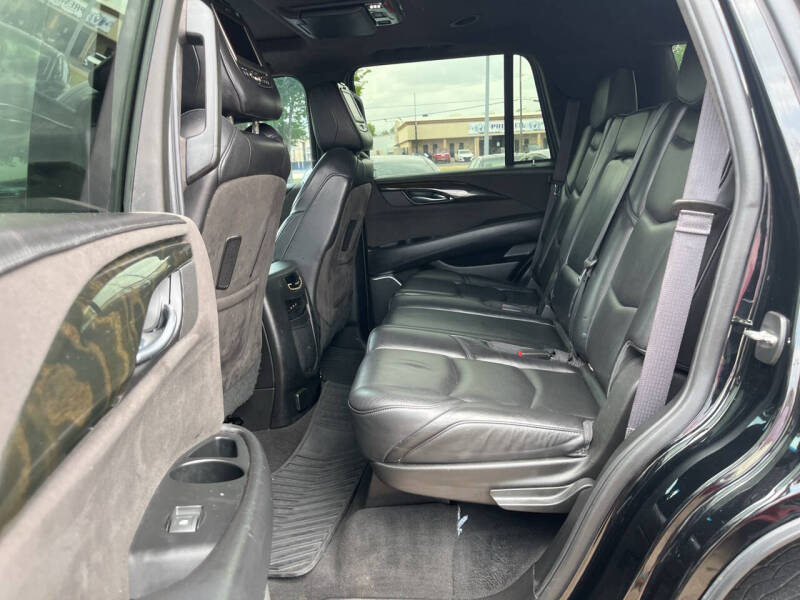 2017 Cadillac Escalade Platinum