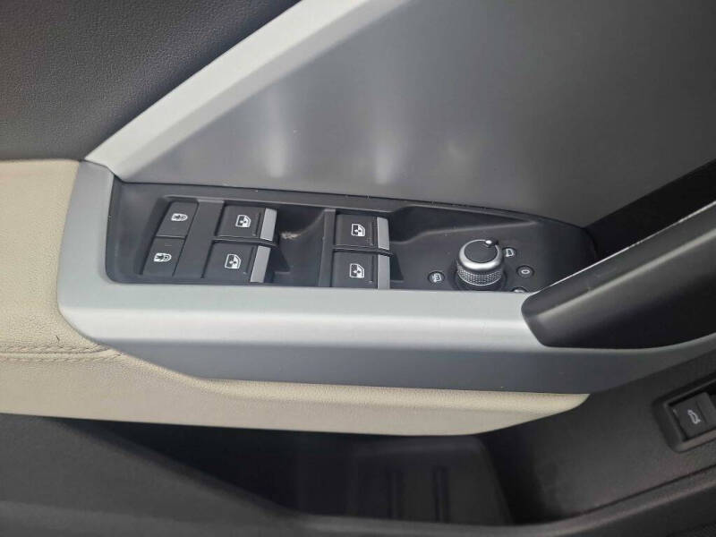 2020 Audi Q3 quattro Premium Plus 45 TFSI