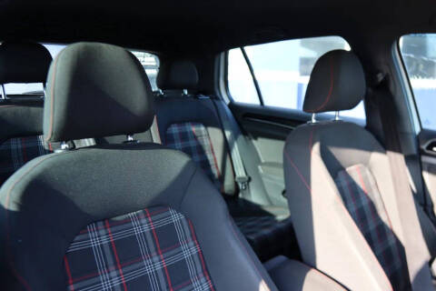 2017 Volkswagen Golf GTI S