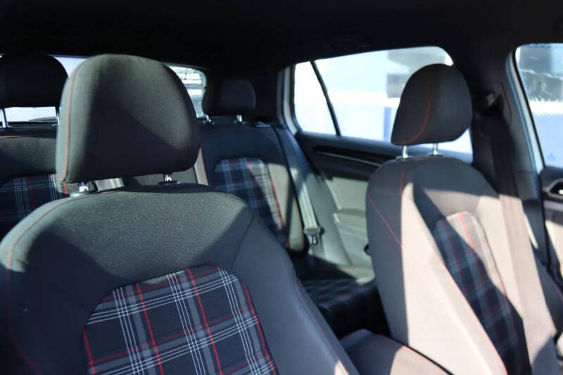 2017 Volkswagen Golf GTI S