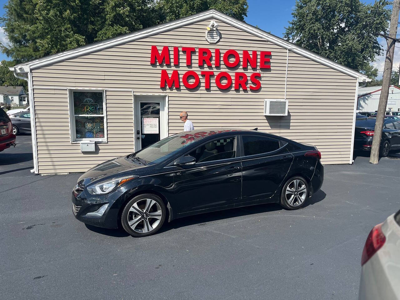 2015 Hyundai ELANTRA for sale at Mitrione Motors in Springfield, IL