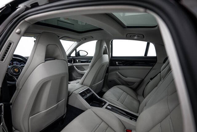 2017 Porsche Panamera