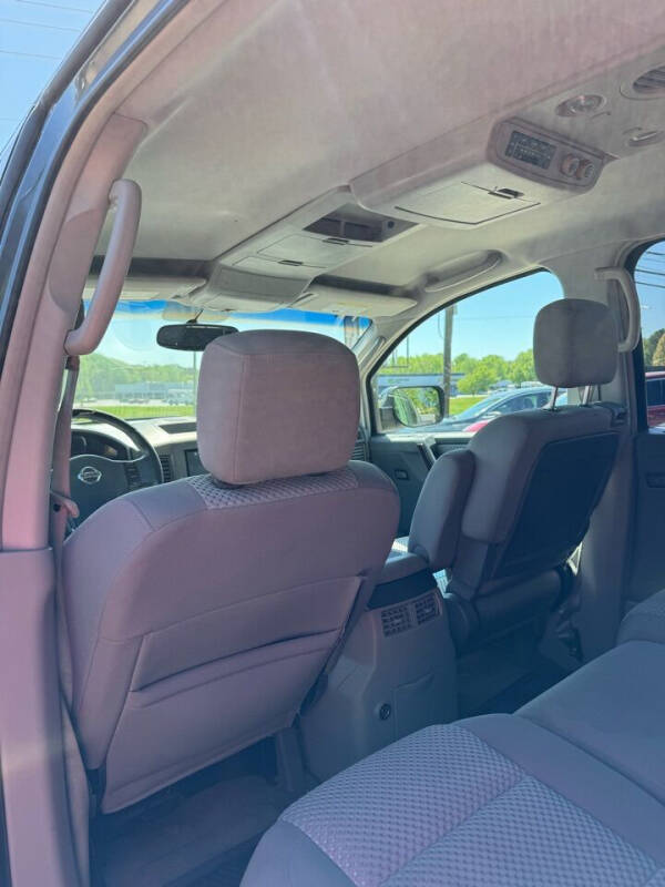 2004 Nissan Armada LE