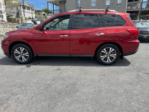 2017 Nissan Pathfinder SL