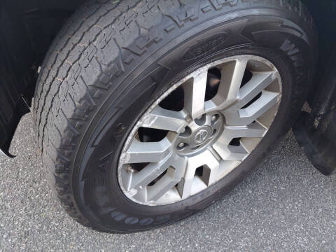 2012 Nissan Pathfinder LE