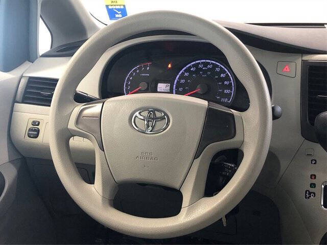 2013 Toyota Sienna L 7-Passenger