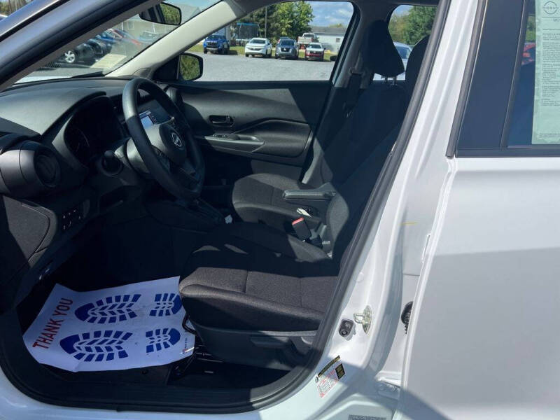 2025 Nissan Kicks Play S